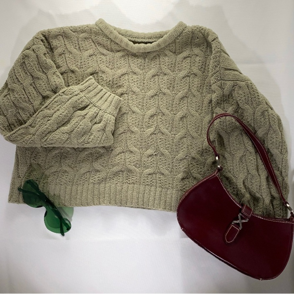 Green Sweater XS